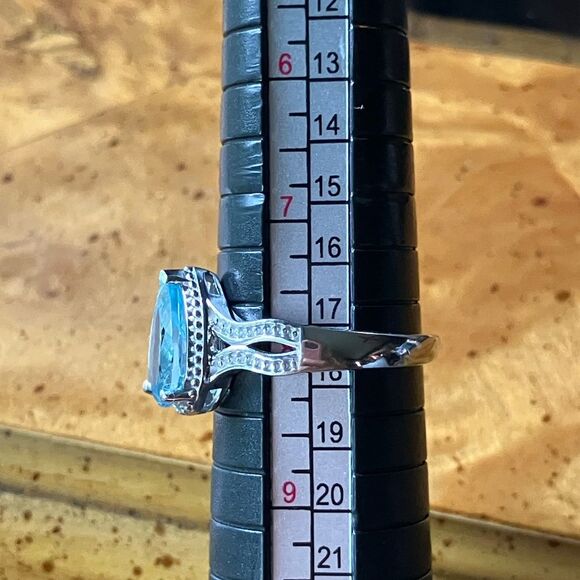 Natural Sky Blue Topaz Sterling Silver Ring Size 8 - Picture 8 of 9